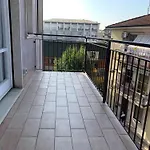 Roselyn Apartment By Holiday World